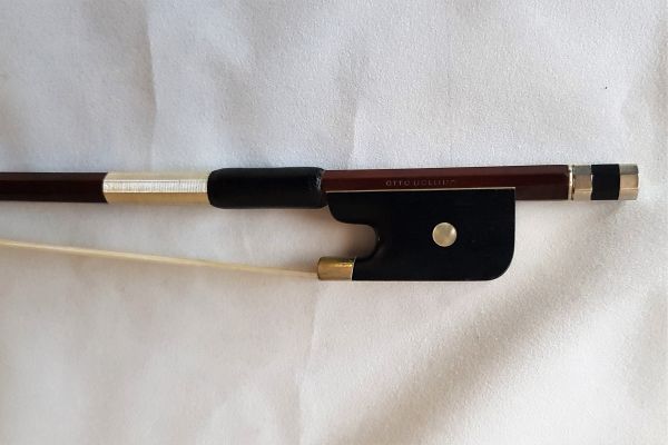 Cello bow by Otto Dölling